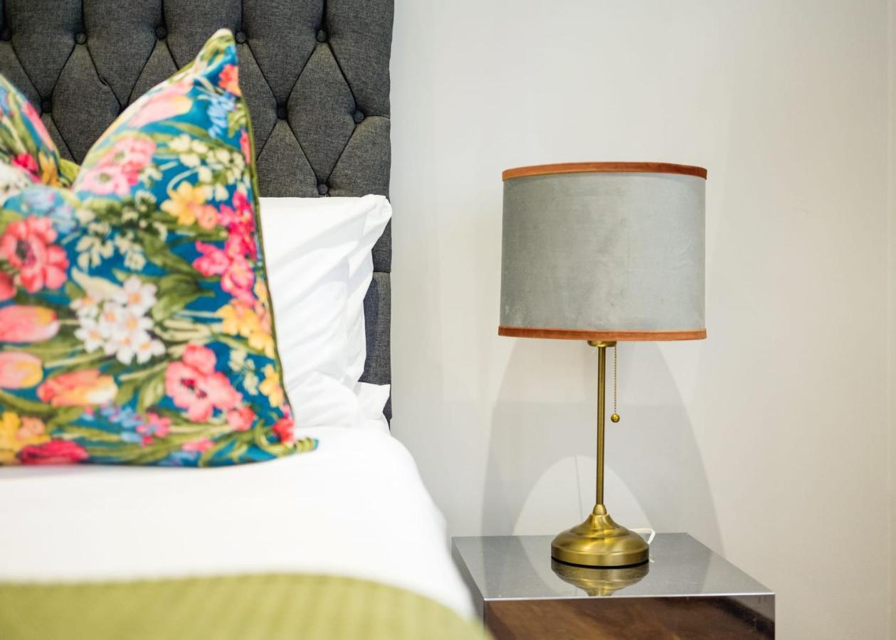 Modernized South Kensington Apartments ロンドン エクステリア 写真