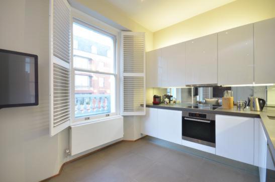 Modernized South Kensington Apartments ロンドン エクステリア 写真